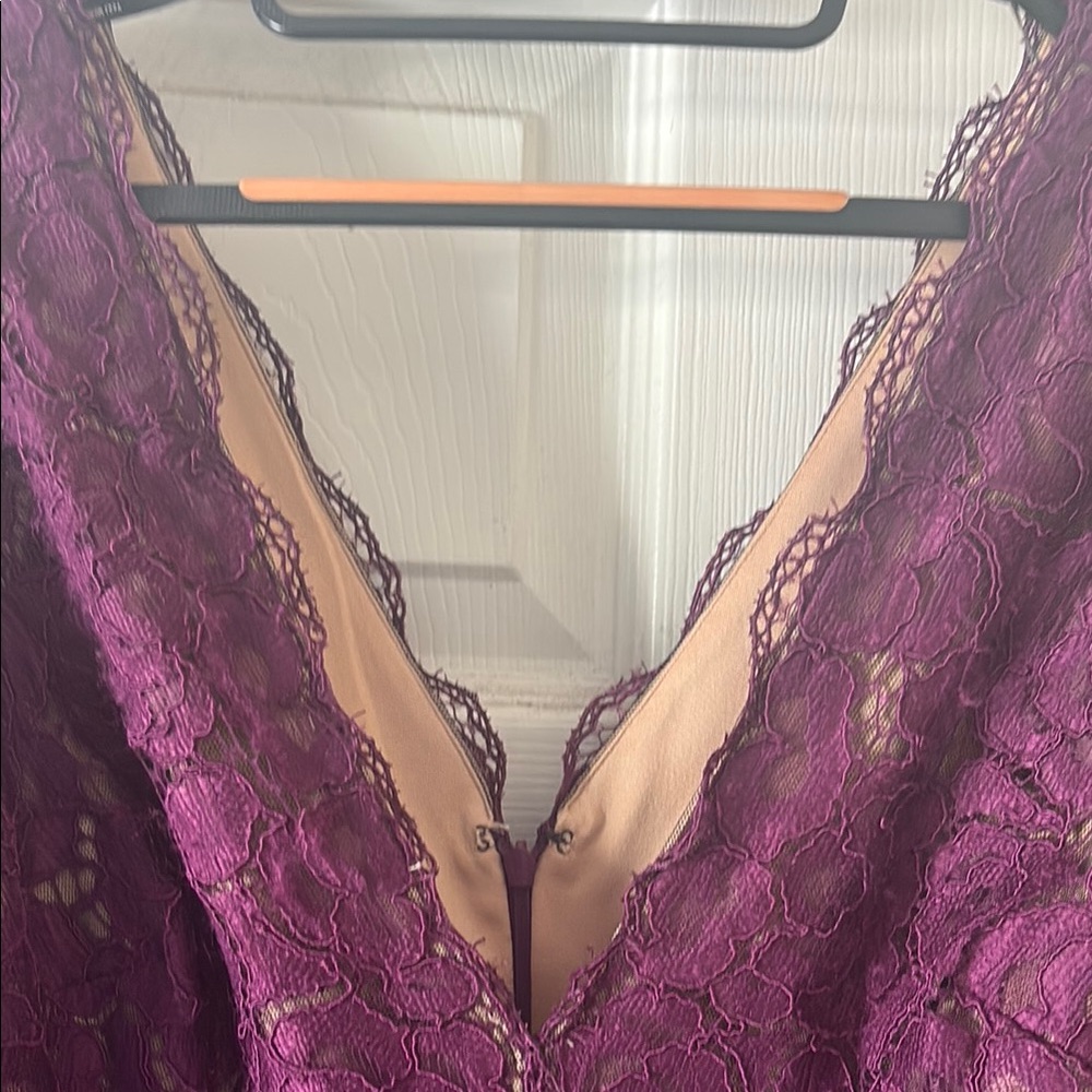 Vera Wang DRESS Elegant Purple Lace Cocktail Dress